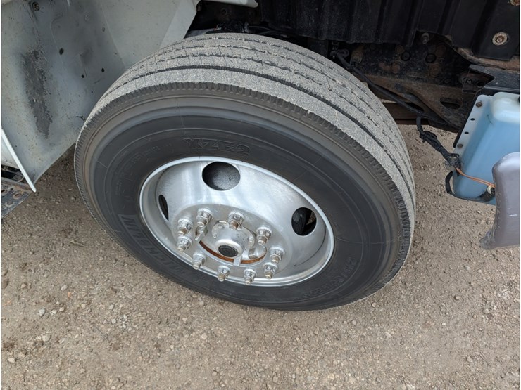 2015-international-durastar-4300-image-12