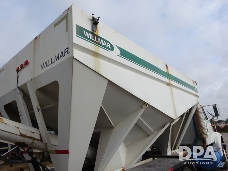 2003-international-8100-image-54