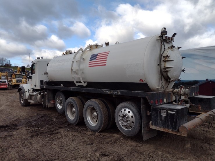 peterbilt-567-image-42