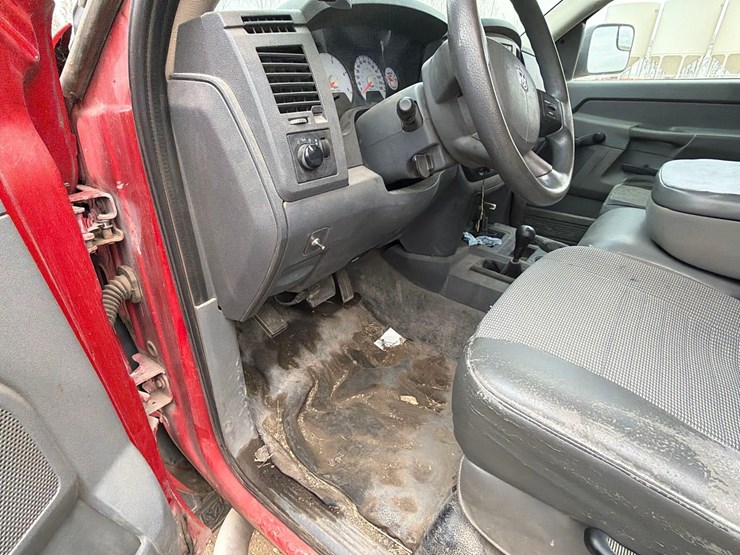 2008-dodge-3500-image-30