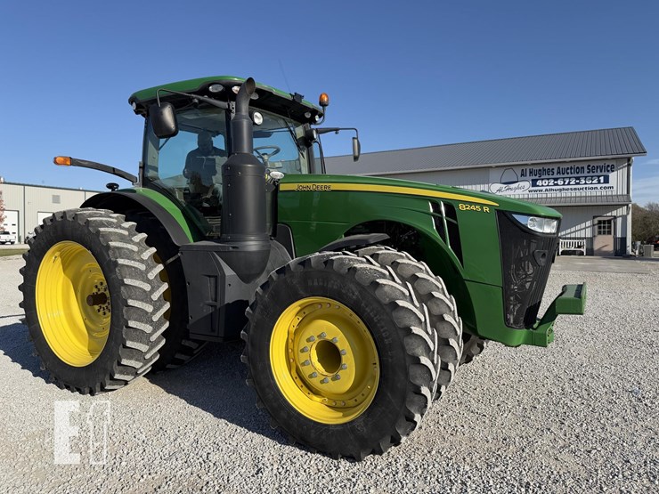 john-deere-8245r-image-2