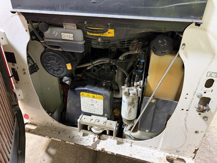 2021-bobcat-t64-image-16