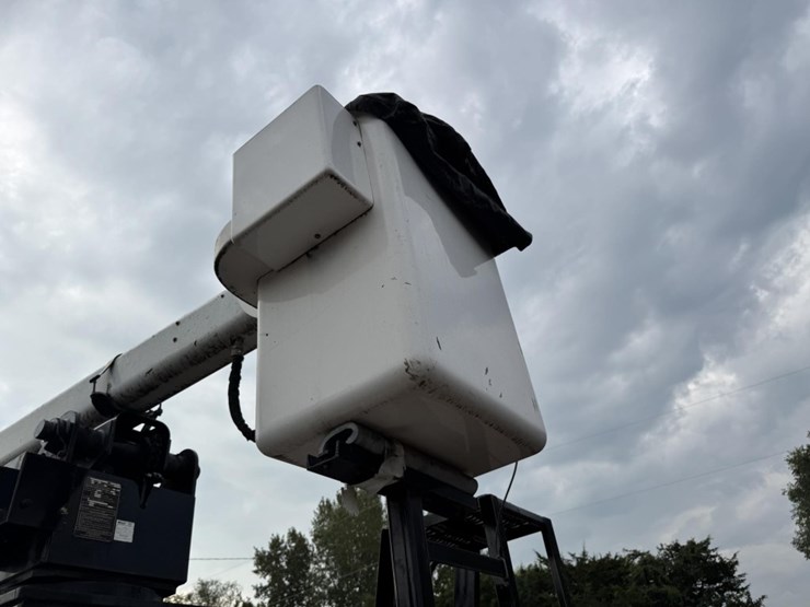 peterbilt-330-image-28