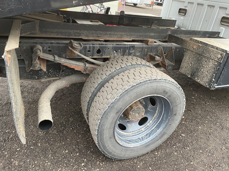 2004-ford-f450-image-17