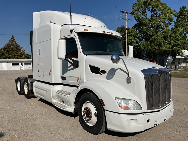 2014-peterbilt-579-image-4