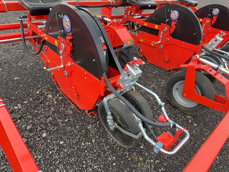 2021-checchi-&-magli-wolf-pro-image-7