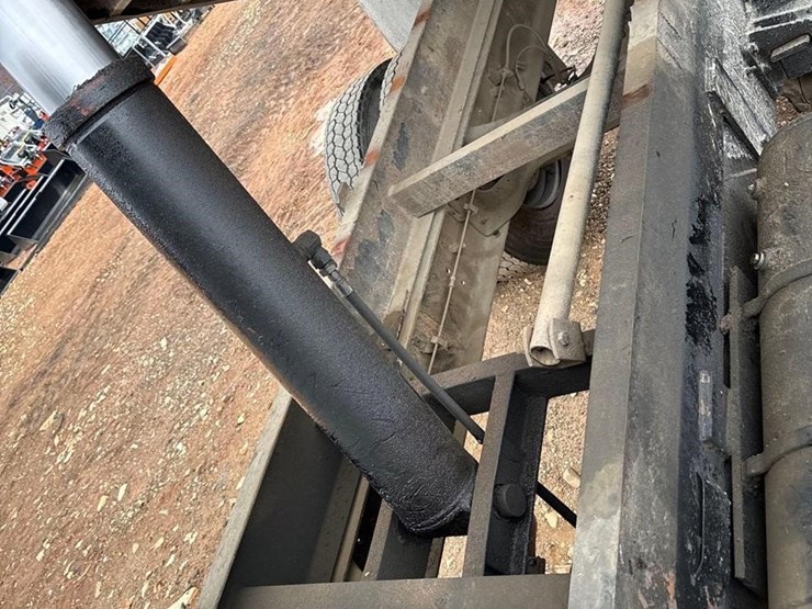 international-4700-image-28