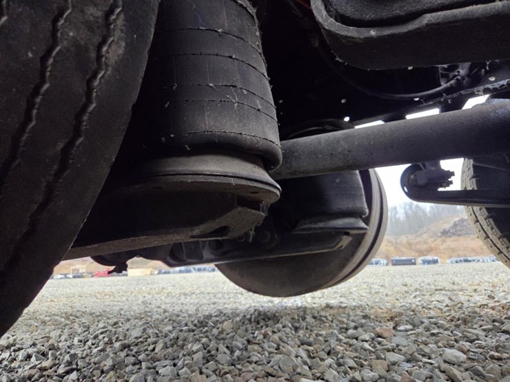 2011-international-durastar-4400-image-45