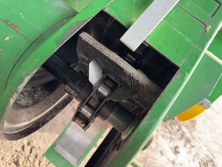 2013-john-deere-s670-image-61