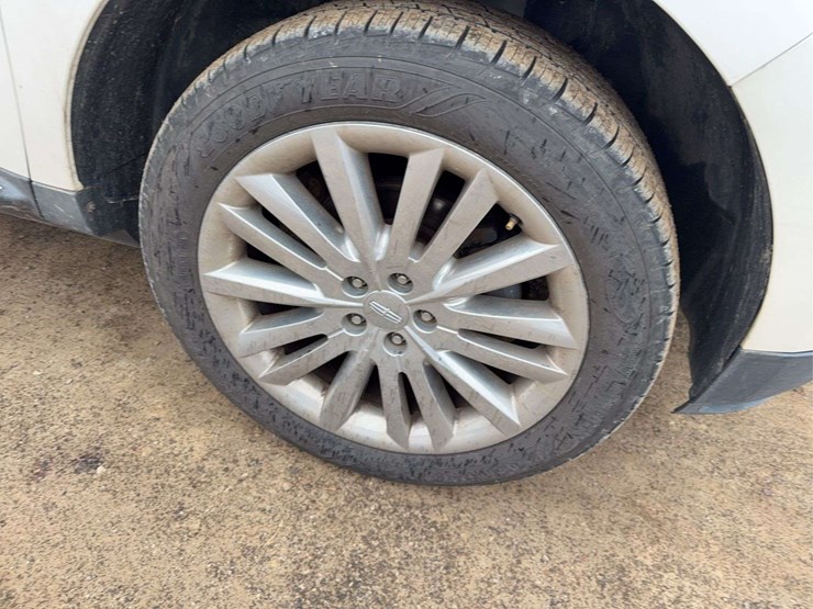 2012-lincoln-mkx-image-9