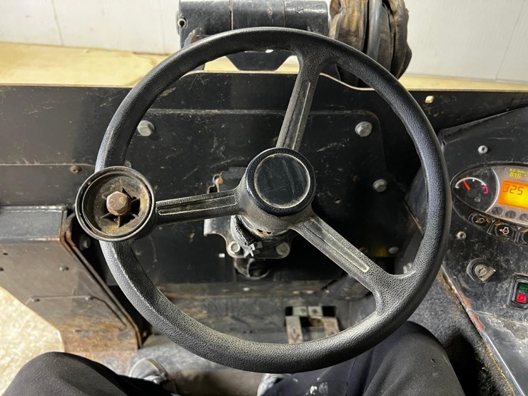 2021-bobcat-l23-image-25