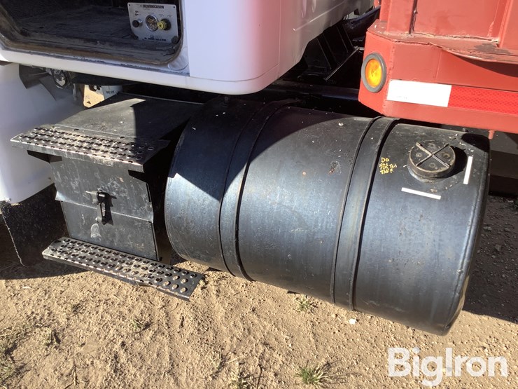 international-8100-image-19