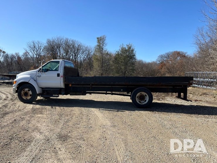 ford-f650-xlt-image-13