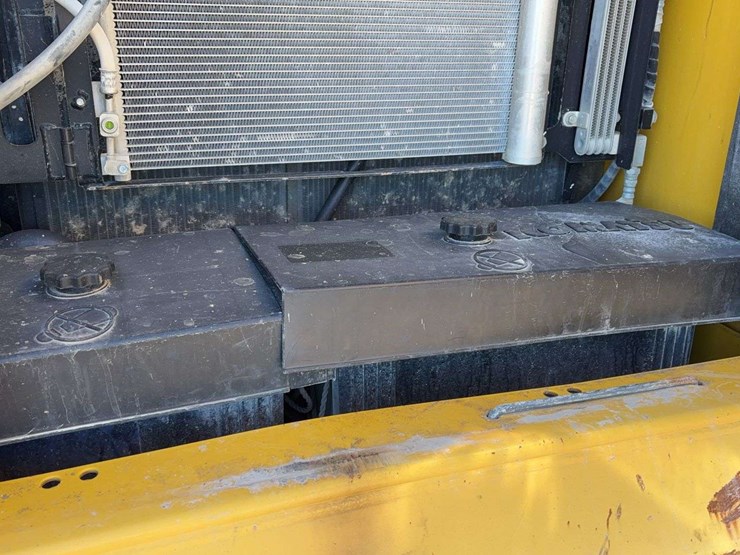 komatsu-pc210-lc-10-image-35