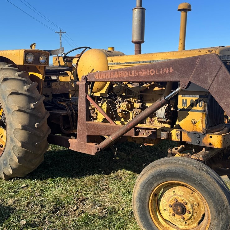 MINNEAPOLIS MOLINE M670