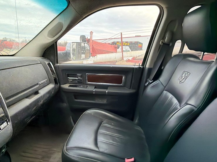 2012-dodge-2500-image-23