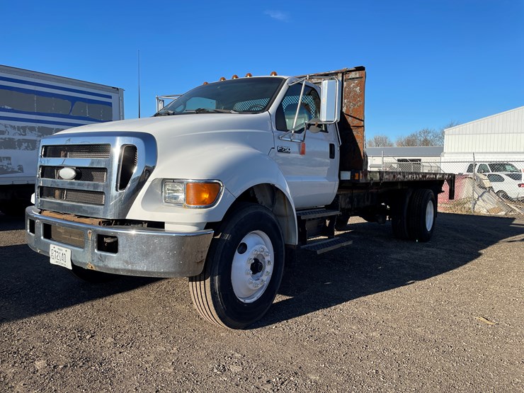 2007-ford-f750-xl-image-1