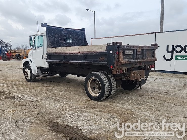 2001-freightliner-fl60-image-3