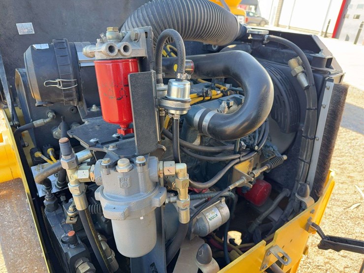 2016-bomag-bw120-image-10