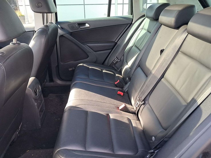 2010-volkswagen-tiguan-image-5