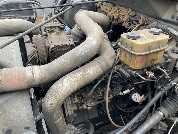 international-4700-image-47