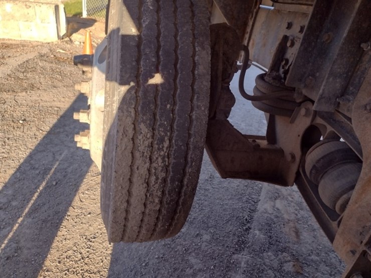 peterbilt-389-image-33