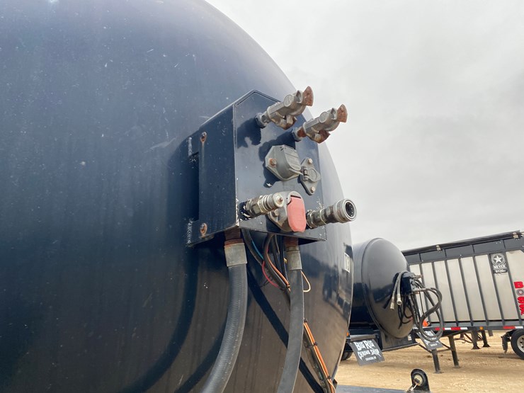 #1031-•-2014-northern-6000-gallon-semi-manure-tanker-trailer(has-wi-title)-(kewaunee,-wi)-image-17