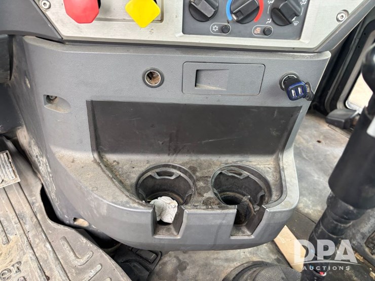 2017-mack-pinnacle-chu613-image-75