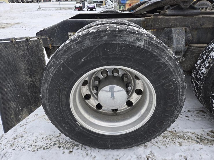 2017-peterbilt-579-image-88