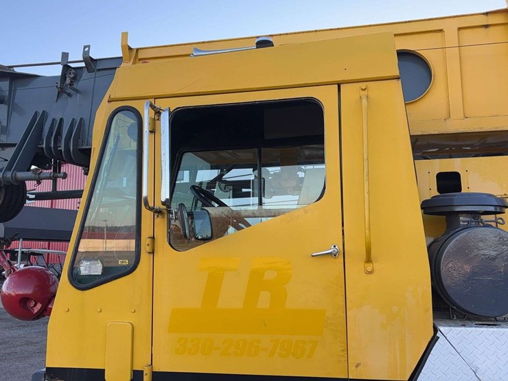 1993-grove-tms700b-image-44