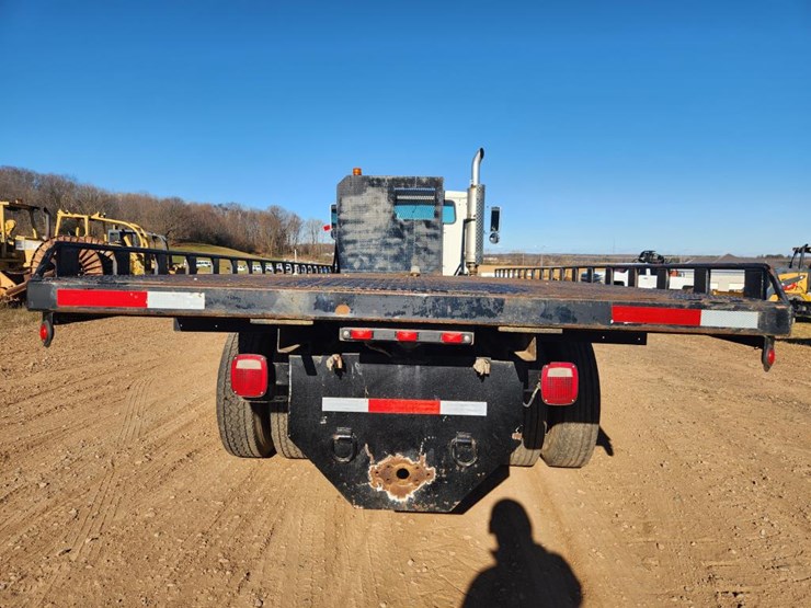 international-8100-image-4