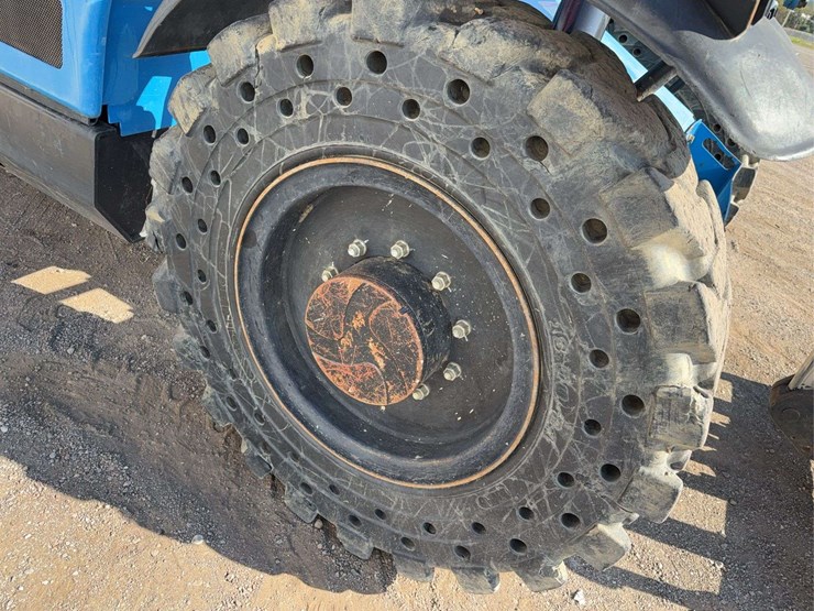 2017-genie-gth844-image-10