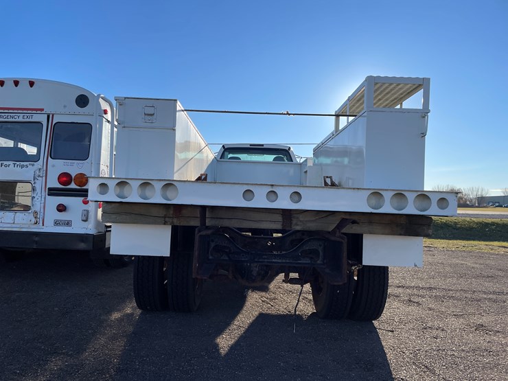 2015-ford-f650-image-6