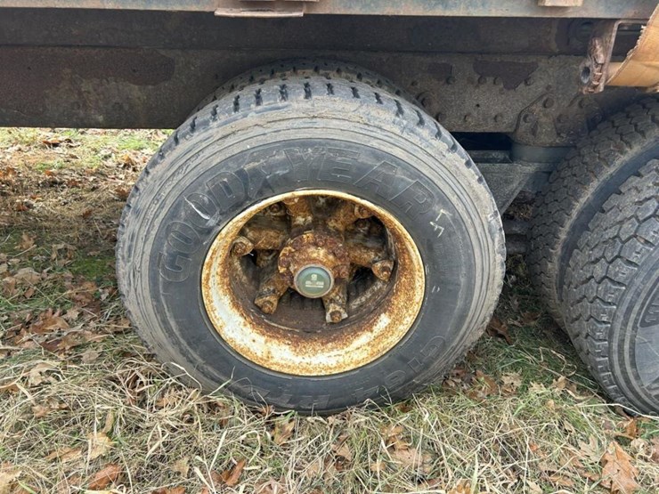 ford-l9000-image-102