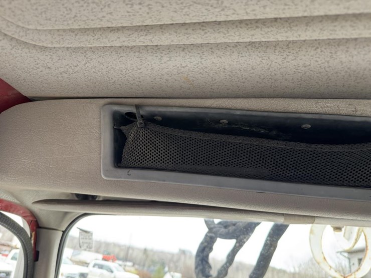 2001-international-4900-image-69