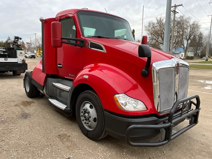 2020-kenworth-t680-image-7