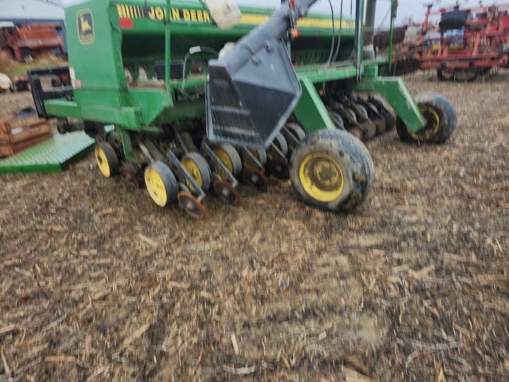 john-deere-750-image-6