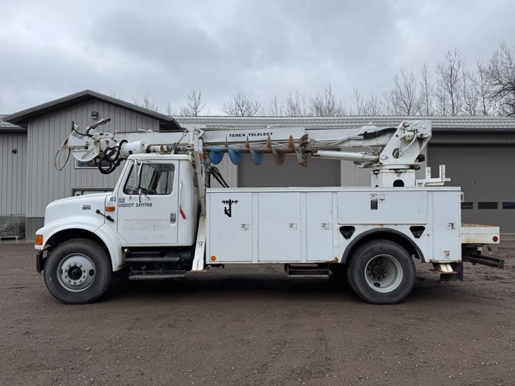 2001-international-4900-image-2