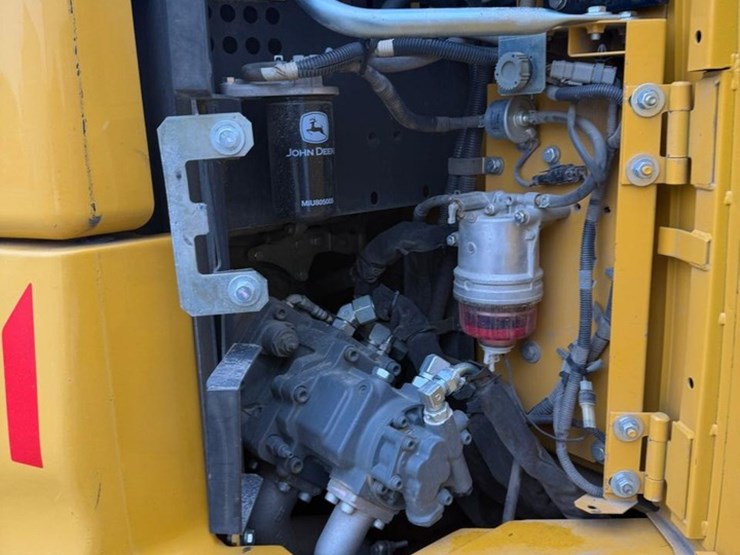 2018-deere-85g-image-23