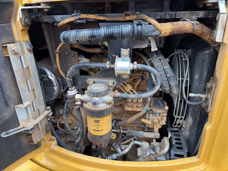 2023-caterpillar-303-image-30