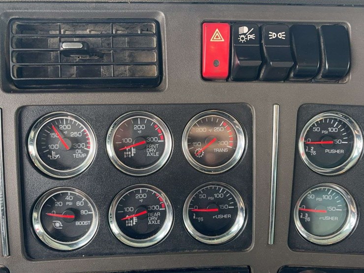 2017-kenworth-t880-image-52