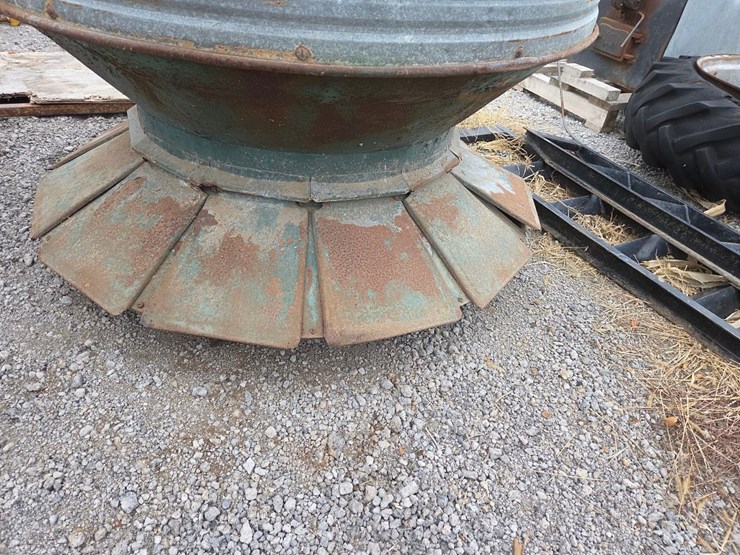 round-hog-feeder-image-2