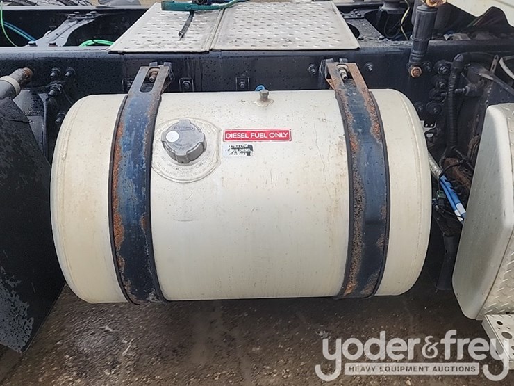 2019-freightliner-cascadia-126-image-37