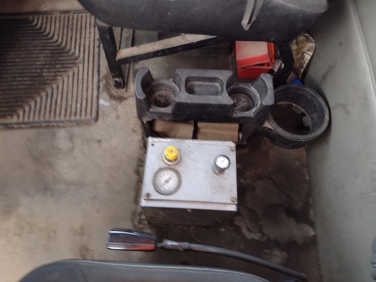 peterbilt-567-image-9