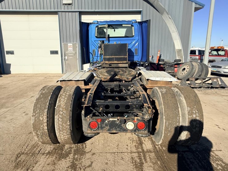 2017-international-prostar-image-12