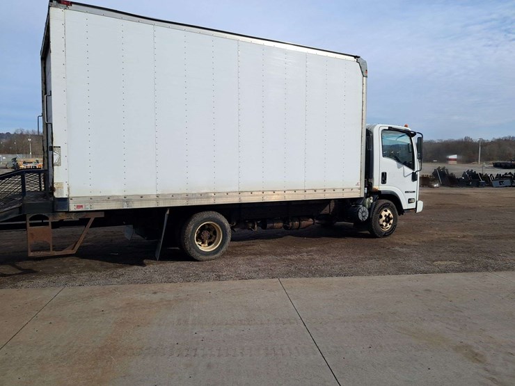 2008-isuzu-npr-image-9