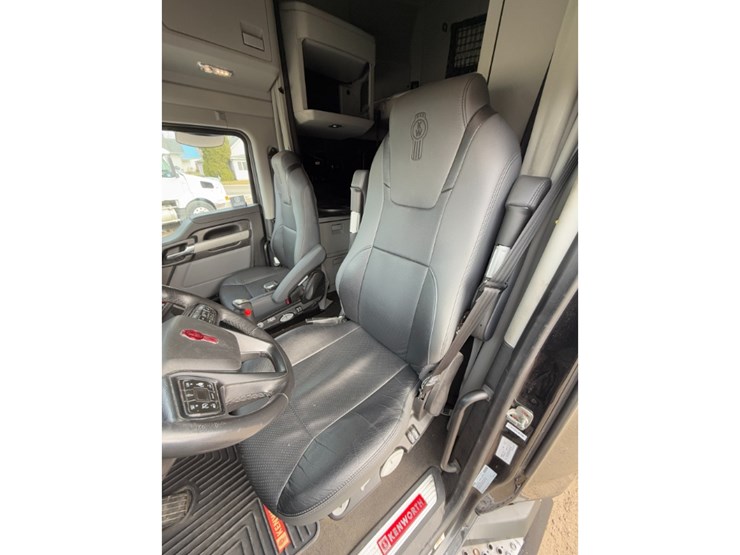 kenworth-t680-image-24