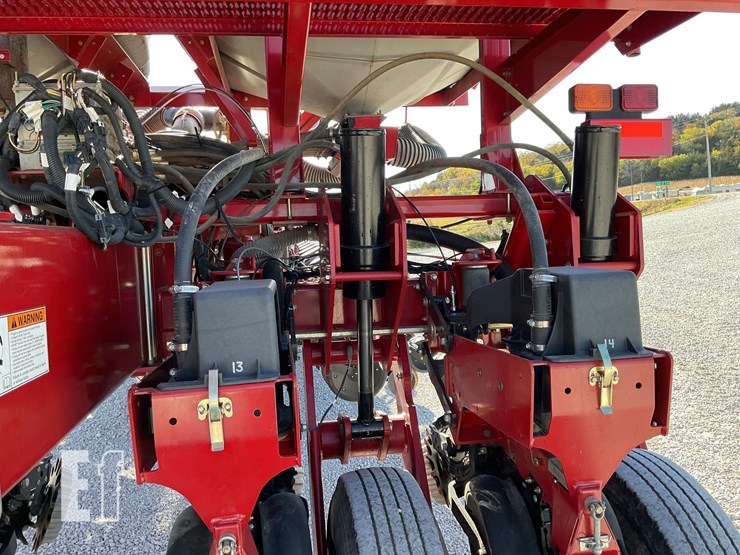 case-ih-1250-image-38