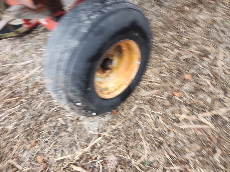 unverferth-gravity-wagon-w/gear-image-2