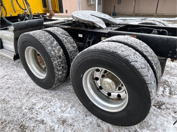 2020-kenworth-t880-image-12